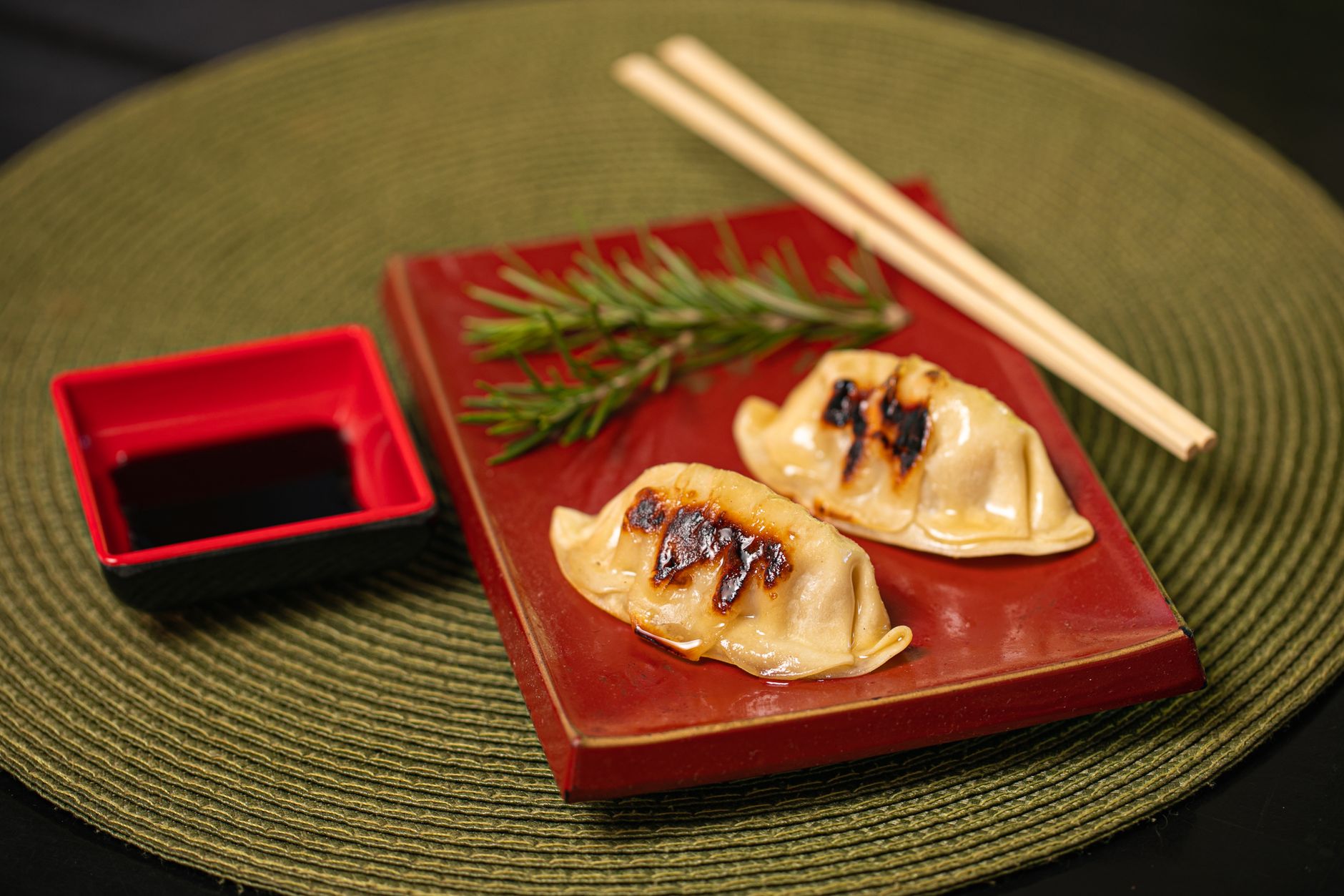 Teplé japonské jedlo — gyoza