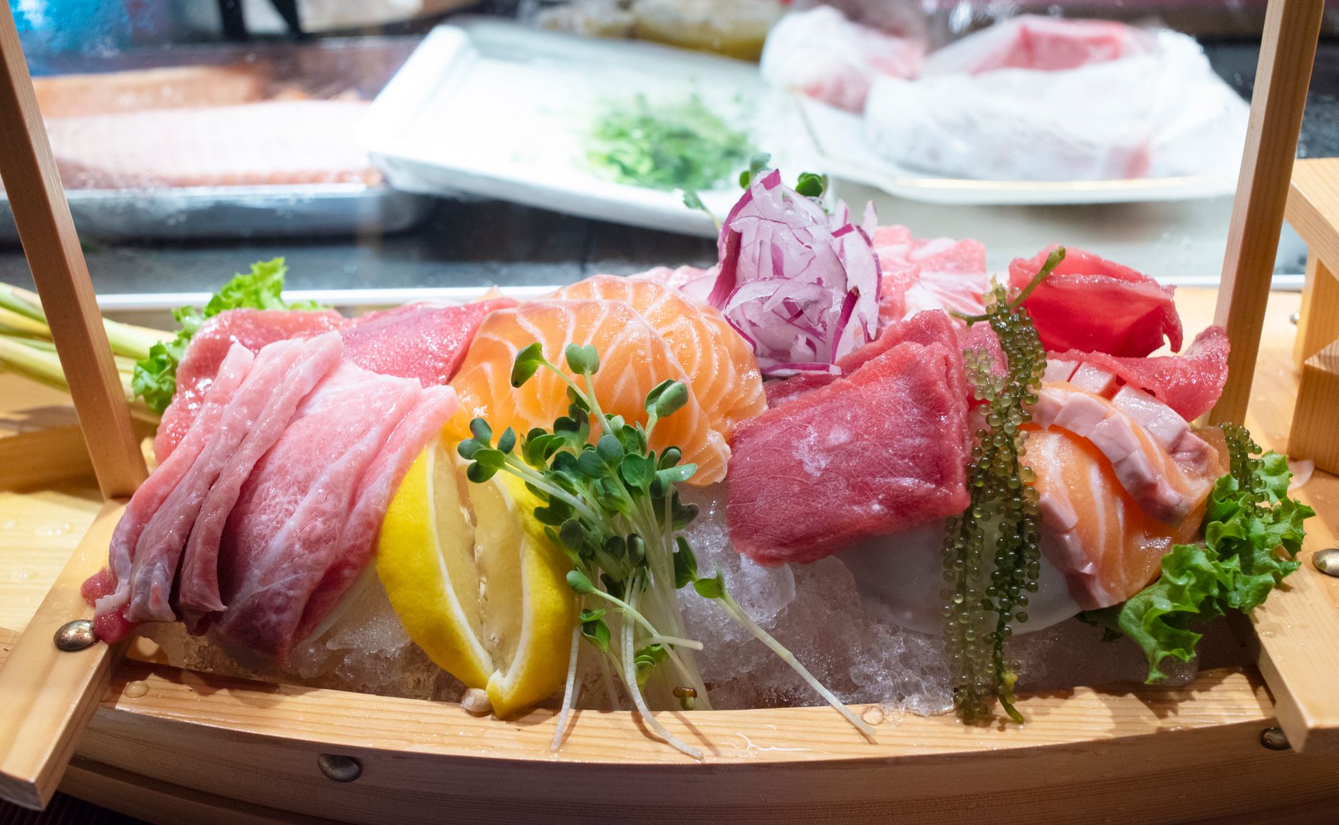 Sashimi z lososa a tuniaka